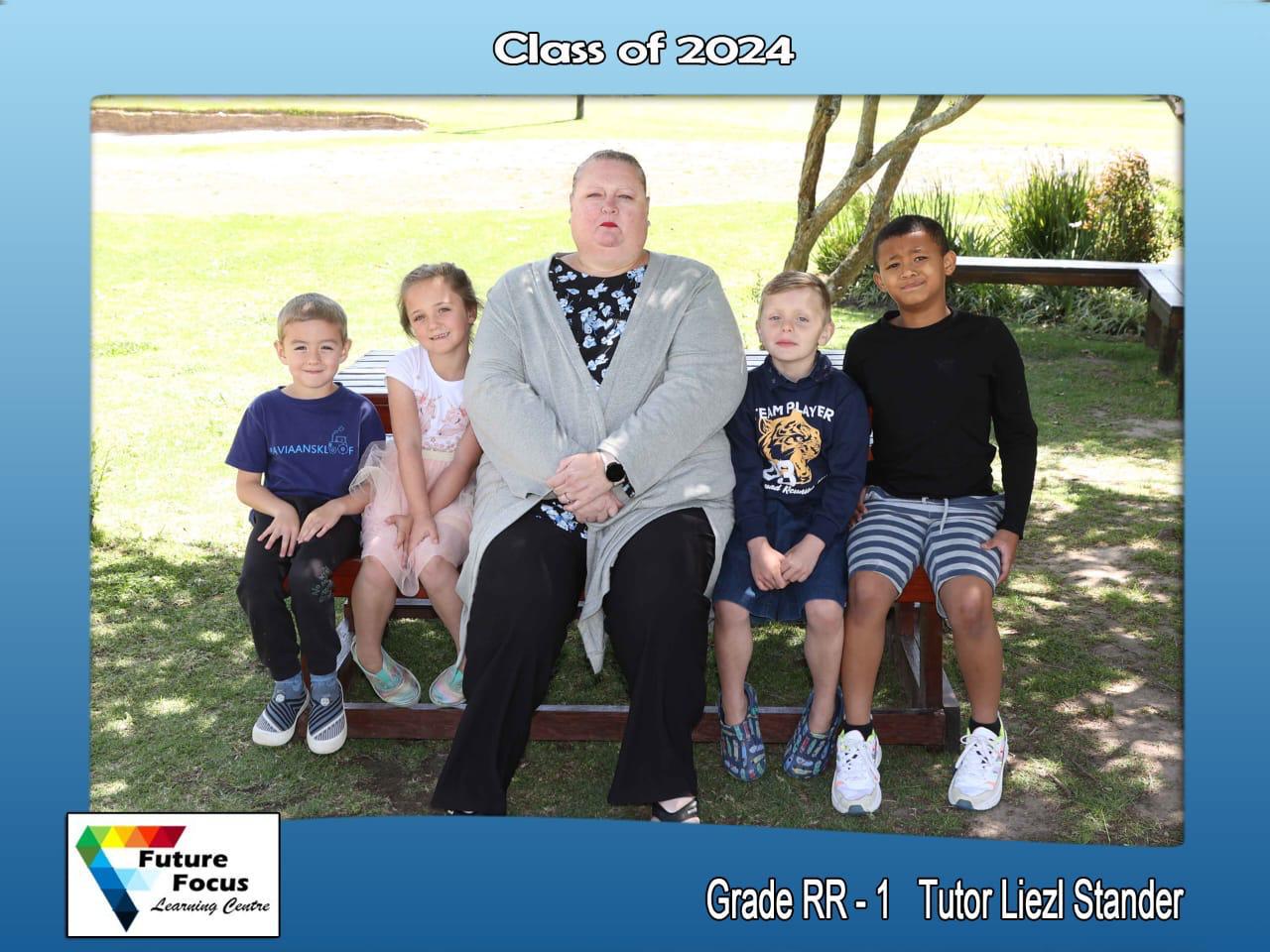 Class of 2024 with Grade RR - 1 Tutor Liezl Stander
